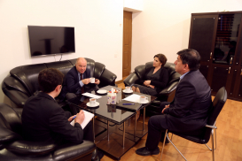 مدير مكتب باكو لمؤسسة الإذاعة والتلفزيون التركية يزور مركز الترجمة الأذربيجاني