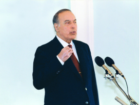 Heydar Aliyev meets the participants of TURKSOY Conference