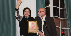 جوایز «ایوانه ماچابلی» و «میخائیل جاواخیشویلی» به خانم آفاق مسعود اعطاء گردید