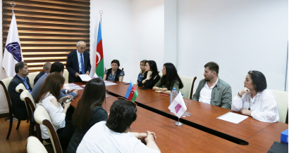 Die Zertifikate des Aserbaidschanischen Staatlichen Übersetzungszentrums ihren Gewinnern überreicht