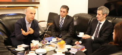سعادة سفير فرنسا الجديد يقوم بزيارة لمركز الترجمة الحكومي الأذربيجاني