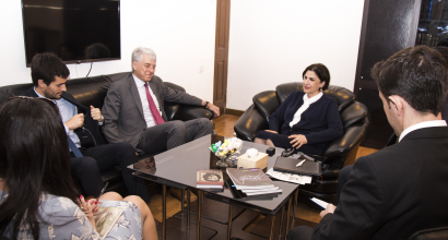 El embajador extraordinario y plenipotenciario de la República Argentina estuvo de visita en el Centro de Traducción