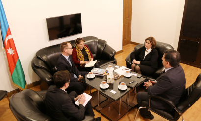 السفير النرويجي في باكو يزور مركز الترجمة الأذربيجاني